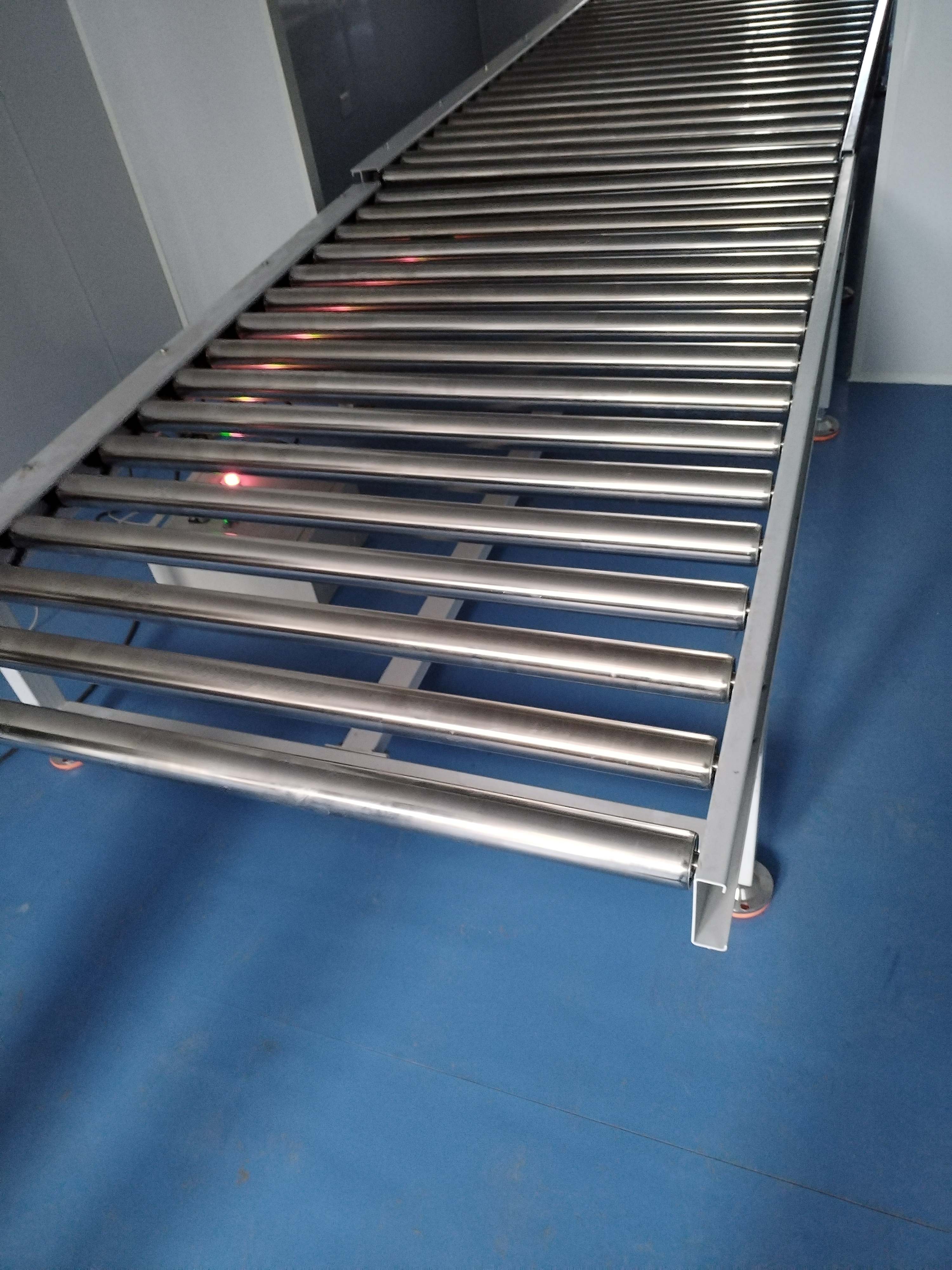 滾筒輸送機特點，青島樂途行工業設備有限公司